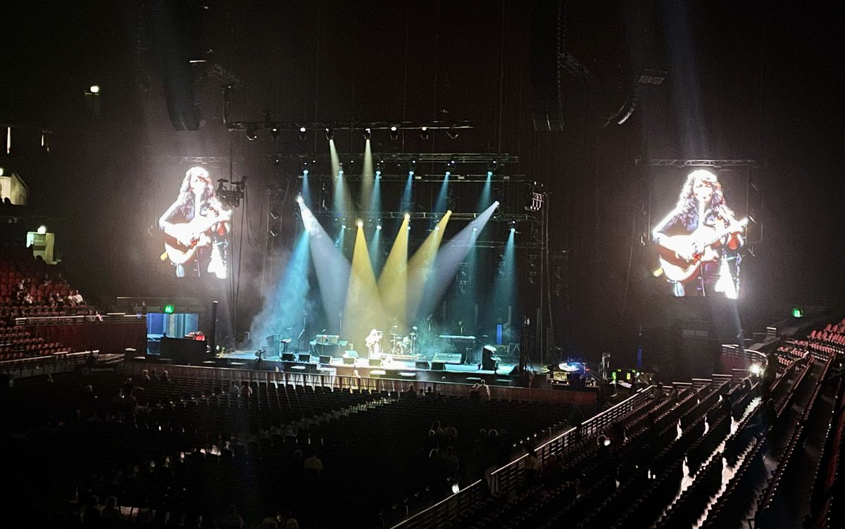 So good so good so good! <a href="/KarenLeeAndrews/">Karen Lee Andrews</a> thankyou for your amazingness. ✨✨✨<a href="/qudosbankarena/">Qudos Bank Arena</a>