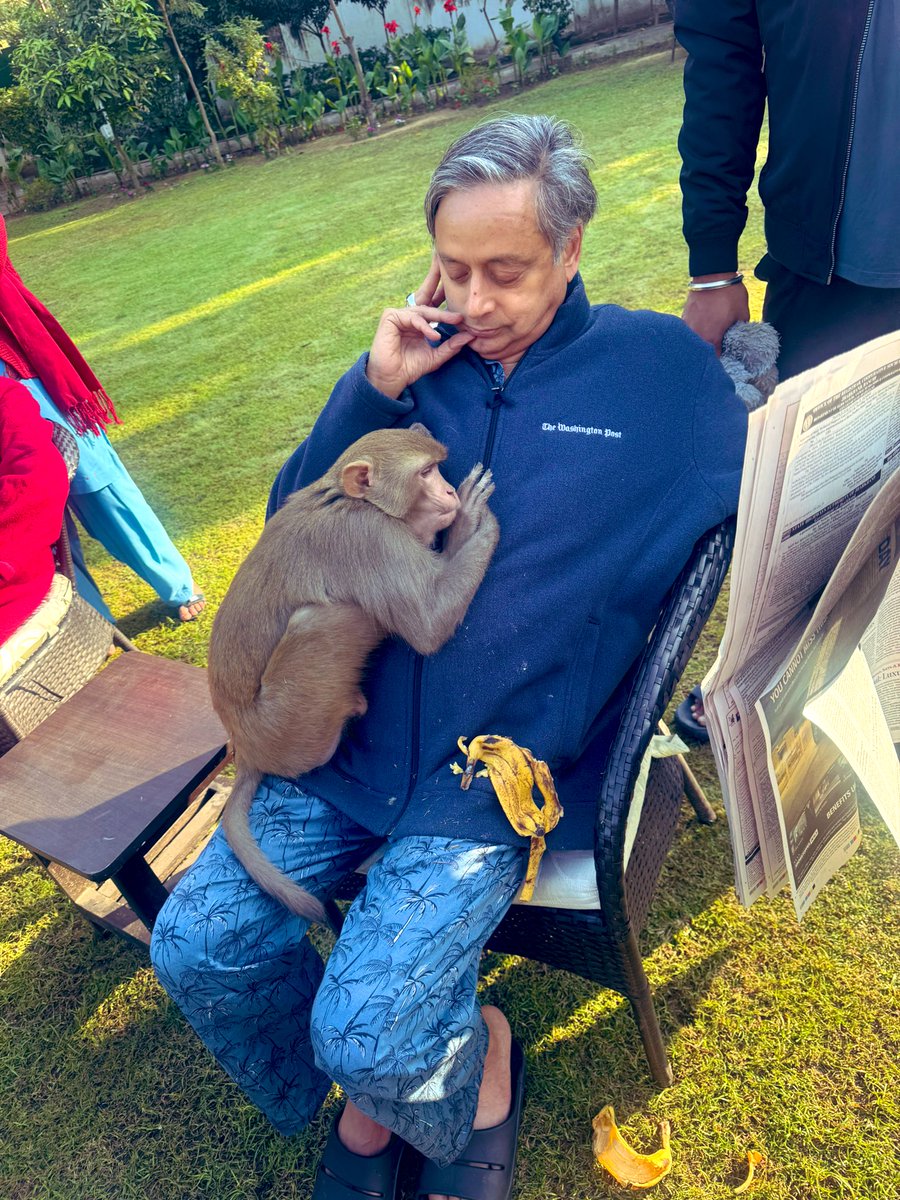 Shashi Tharoor tweet media