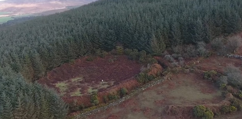 chrissyknightoc's tweet image. Chatting to Gemma #WLRFM today 1.30pm about some of our local Ringforts. There are over 450 recorded #Ringforts in #Waterford (National Monuments -Service Sites &amp;amp; Monuments Record) Drone photos from our visit to Ringforts in Kilbrien (1/2) &amp;amp; Middlequarter (3/4) Co. Waterford  by