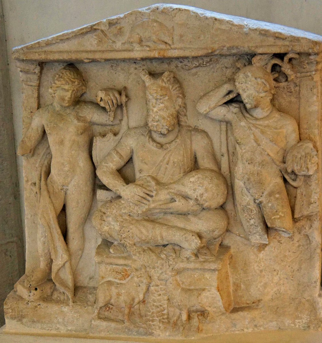 HawkeJon's tweet photo. #ReliefWednesday
1st century CE bas-relief showing the #Celtic god 
Cernunnos and Apollo (left) and Mercury (right). (Musée Saint-Remi, Rheims, #France)
#Archaeology #Art #History https://t.co/G6cfWumCyu