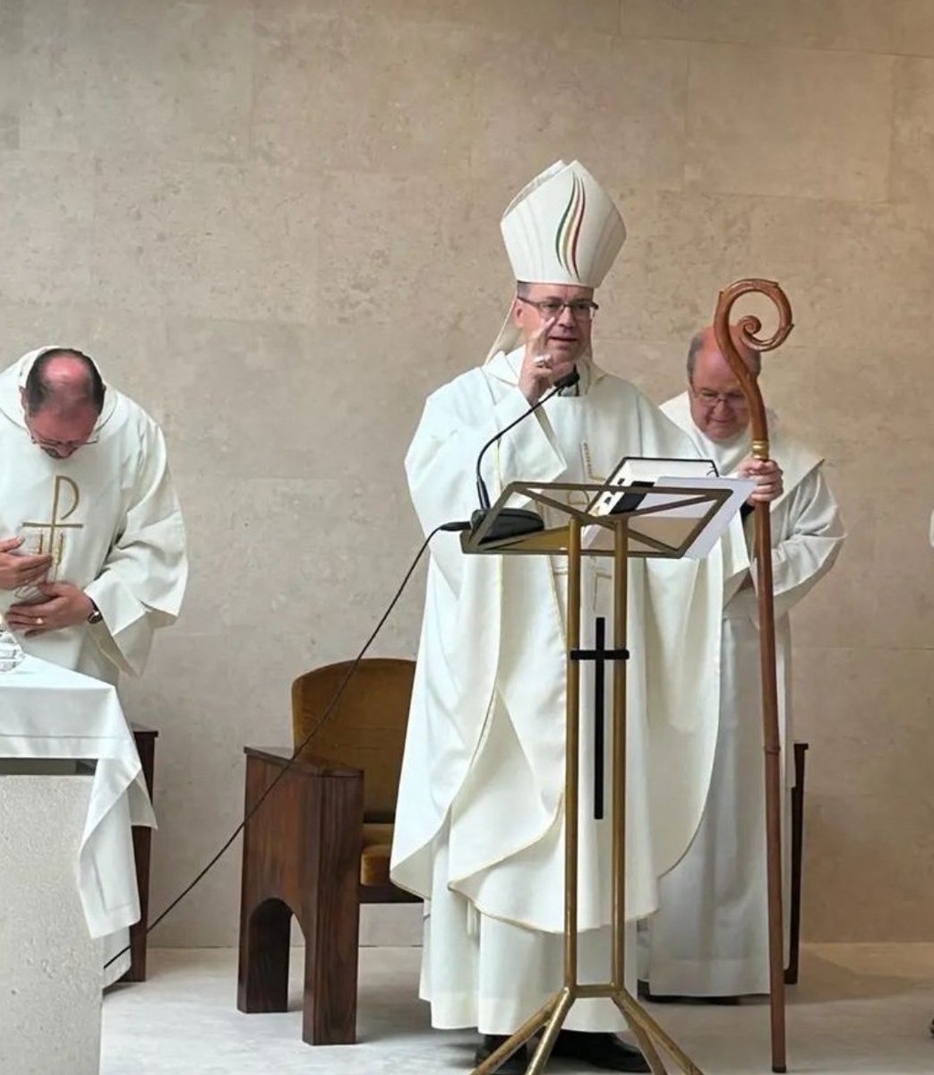 Diáconos permanentes de la Archidiócesis de Madrid (@diaconadomadrid) on Twitter photo 👉Los #DiáconosDeMadrid nos alegramos con el nombramiento de <a href="/jesusvidalch/">Jesús Vidal</a> de <a href="/archimadrid/">Archidiócesis de Madrid</a> como obispo de <a href="/DiocesisSegovia/">Diócesis de Segovia</a> muchos momentos compartidos, siempre cercano y atento a los #diáconos que impulsará en su destino
#diaconadopermanente #servidores #palabra #liturgia 👉Los #DiáconosDeMadrid nos alegramos con el nombramiento de <a href="/jesusvidalch/">Jesús Vidal</a> de <a href="/archimadrid/">Archidiócesis de Madrid</a> como obispo de <a href="/DiocesisSegovia/">Diócesis de Segovia</a> muchos momentos compartidos, siempre cercano y atento a los #diáconos que impulsará en su destino
#diaconadopermanente #servidores #palabra #liturgia