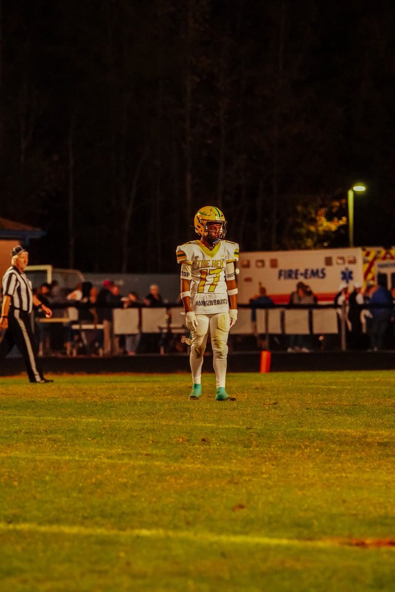 freshman year stats 
29 tackles 
3 TFL’s
6 pass deflections 
1 interception 
80 punt return yards
