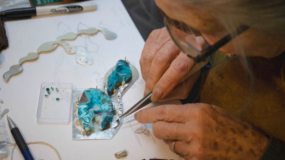Turquoise is the signature colour of Artisan Alchemy Gallery. It appears throughout our collection and even in Michele’s hair! Take a stroll along Caroline Street and stop by to admire our festive Christmas window. A little spoiler: it’s turquoise!😜