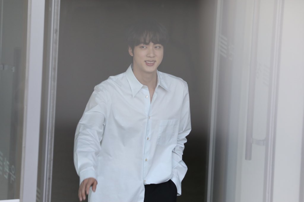 BTSI_7's tweet photo. تولد مبارک جذاب ترین😍💜
HBD WWH💜😌 https://t.co/oy5tG23SAL