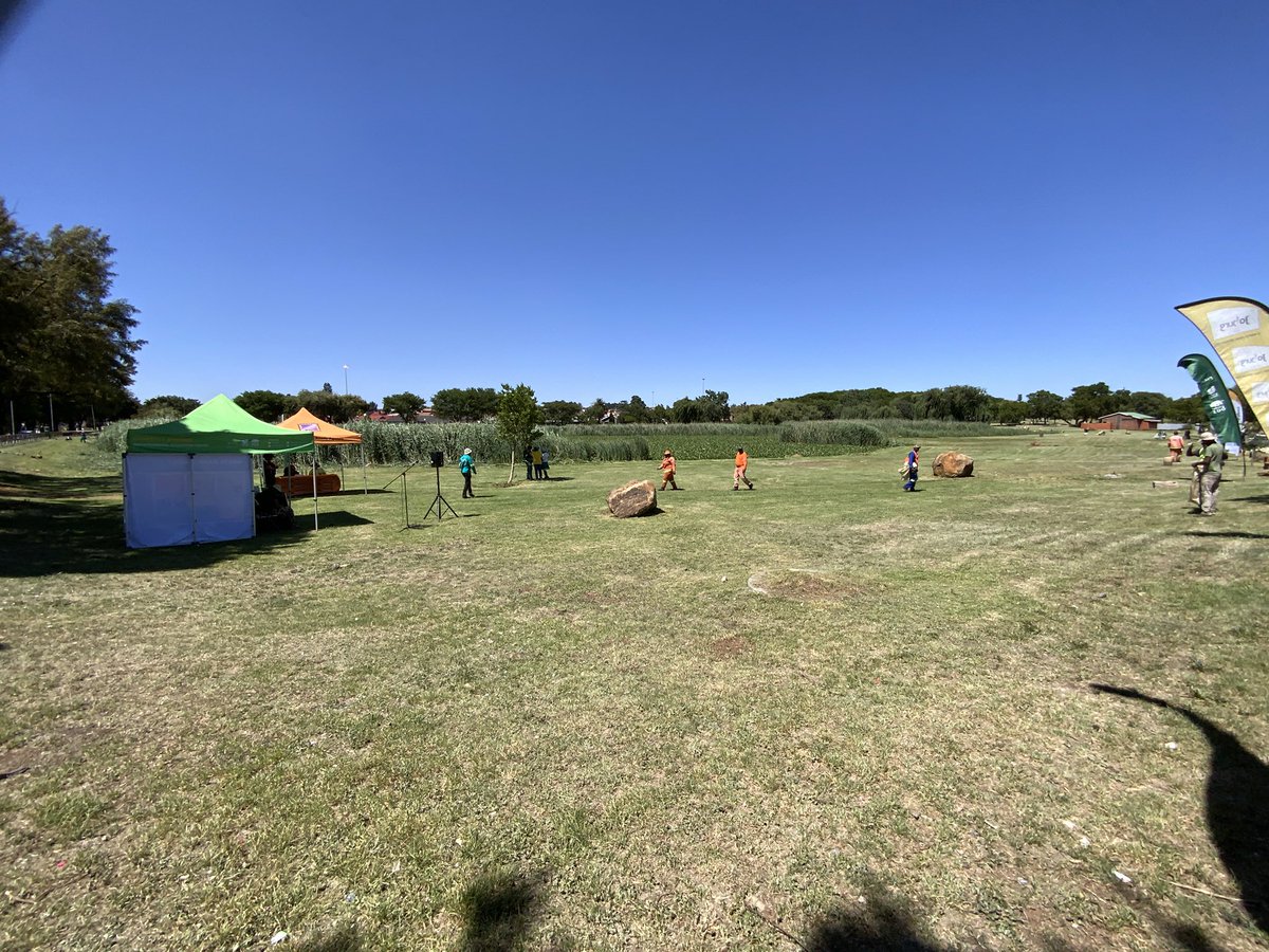 MyJRA's tweet photo. @JoburgParksZoo #MegaBlitz - Public Education & Awareness Campaign underway on Vundla Drive and Lali Street, Moroka. This is intended to provide information to communities on services offered by @CityofJoburgZA Dept/Entities to educate citizens on matters of service delivery. https://t.co/ilCJBzv4bF