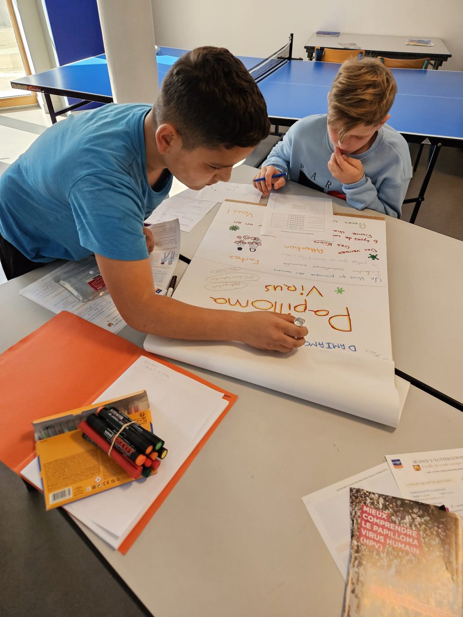 Parce que la prévention des cancers passe aussi par la sensibilisation des plus jeunes, nos chargées de prévention sont allées à la rencontre des jeunes au centre social Le Colibri et de la Mission Locale de St Etienne pour leur parler équilibre alimentaire, papillomavirus, ...
