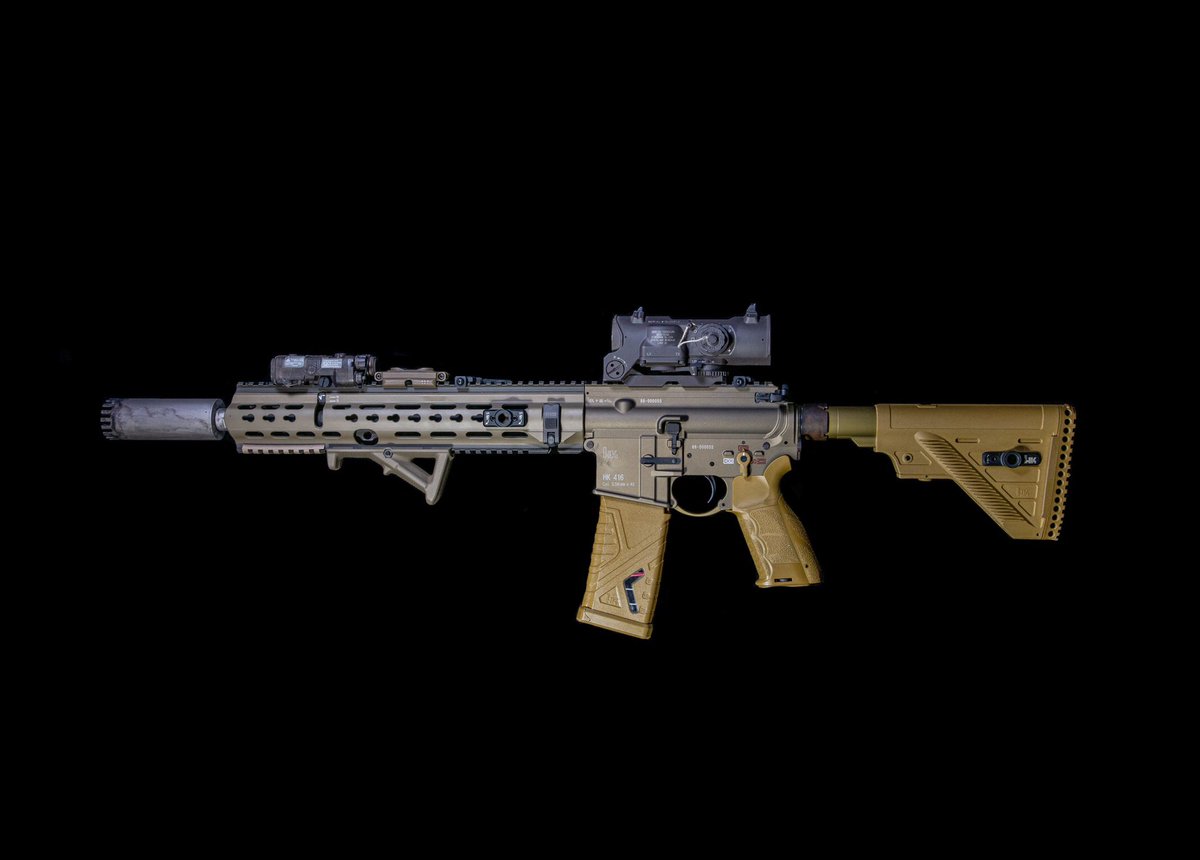 john82080139's tweet photo. I still think Elcan 1-4 fit HK416 the most 
#hk416 #g95k https://t.co/7qBZTAdm4l
