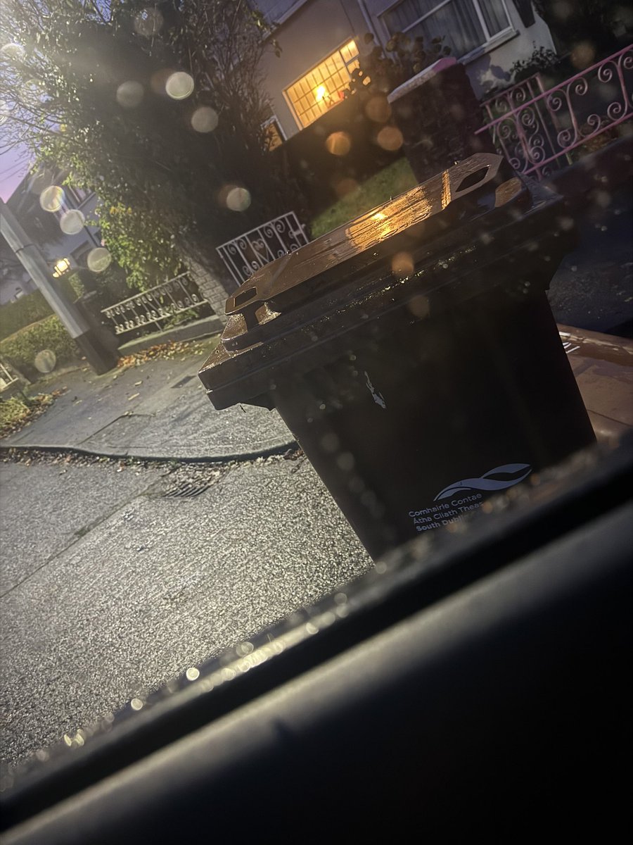 Dear <a href="/GreyhoundHH/">GreyhoundHousehold</a> are your brown bin collection truck workers allergic to putting the bins back on the footpath? Reversing out of the driveway was fun. This is in Clondalkin this morning