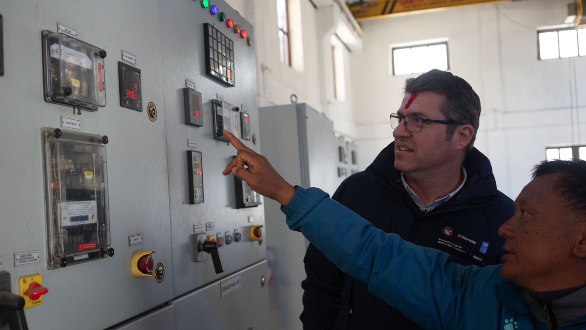 JulienPRChev's tweet image. In stunning #Jumla integrated dvpt solutions contribute to more resilient livelihoods. Combining expertise to harness #RenewableEnergy for #entrepreneurship, #WomenEmpowerment, #foodsecurity @UNDPNepal @WFP_Nepal @icimod @libirdnepal🙏@NorwayinNepal #minihydro #indigenouscrops