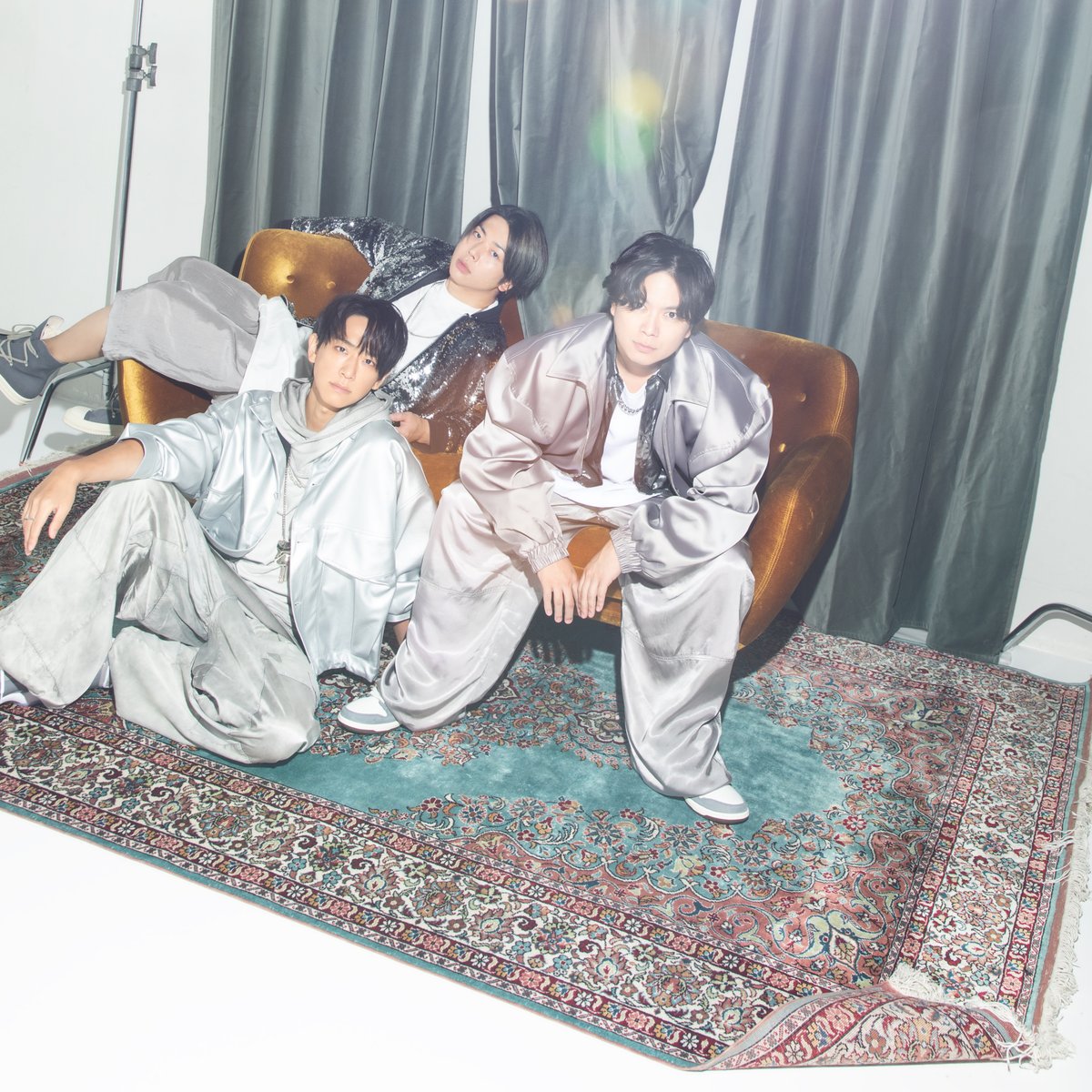 visselkobe's tweet photo. ／
12/14(土)
槙野智章(@tonji5)大感謝祭～1日限りのワッショイ劇場～
NEWS来場決定🙌✨
＼

当日は試合後のライブパフォーマンスで、引退試合を盛り上げていただきます🎤🎵

詳細・チケット購入は👇
https://t.co/phxWtnprLS

#visselkobe #ヴィッセル神戸 https://t.co/6FfVZ7JZuL