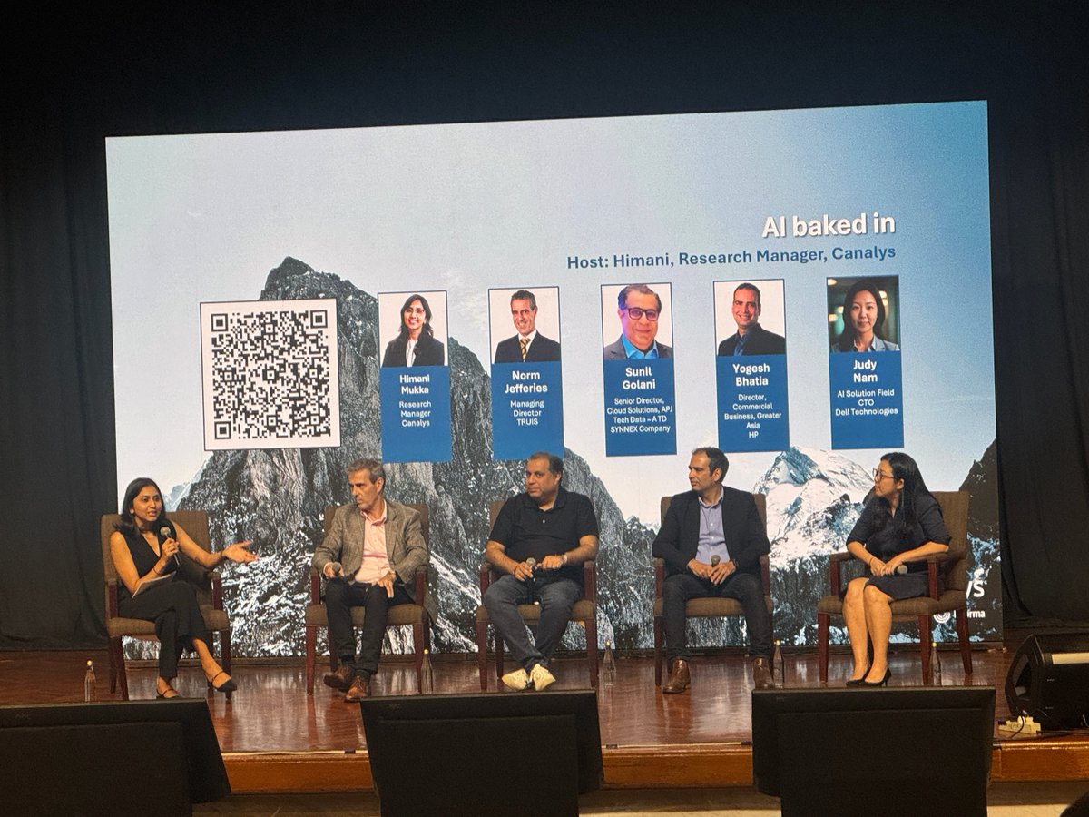 Canalys's tweet image. The "AI Baked In" Expert Hub at the #CanalysForums2024 APAC delved into the evolving role of AI in the personal computing landscape. 
The panel featured insights from #Truis, @TDSYNNEX, @HP and @Dell. 
Read insights from the experts: linkedin.com/feed/update/ur…
