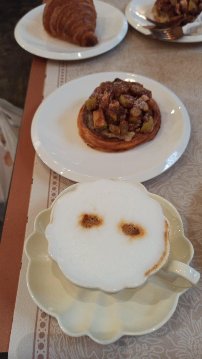 Carl Riz Lusy tweet media