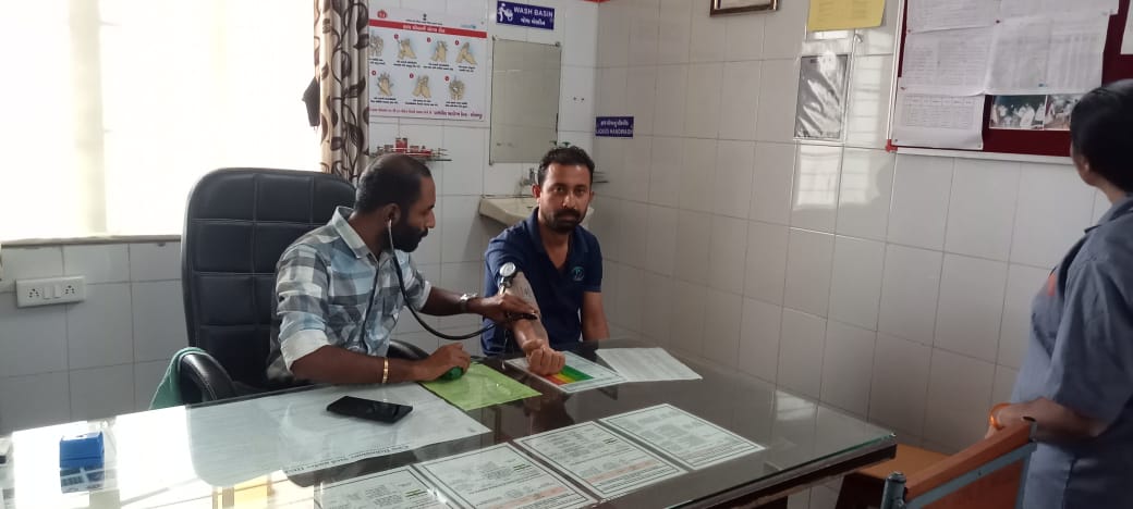 SihorTdo's tweet image. શિહોર તાલુકાનાં સોનગઢ ગામે સફાઇ કર્મચારીની આરોગ્ય તપાસ કરાવેલ.
#ToiletsForDignity 
#NirmalGujaratSwasthGujarat
@BhavnagarDrda