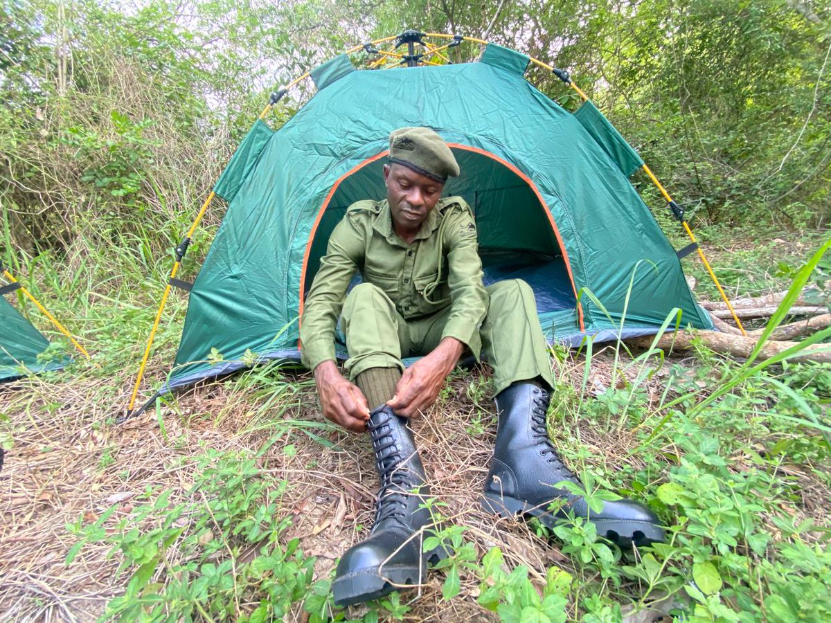 ArabukoSokoke's tweet photo. Thank you @ThinGreenLine_ for your generous support to arm our #foasf #communityscouts with new uniforms and gear. They patrol tirelessly to protect the Arabuko Sokoke Forest; moral has been boosted! We go strong for forest protection and wildlife crime mitigation and justice. https://t.co/abr5FE7EQ3