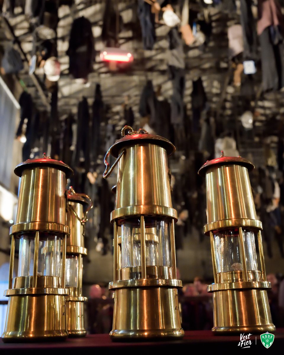 ASSEofficiel's tweet image. 🖤 Aux mineurs qui nous ont transmis leurs valeurs. 

Joyeuse Sainte-Barbe, Saint-Étienne ! ✨