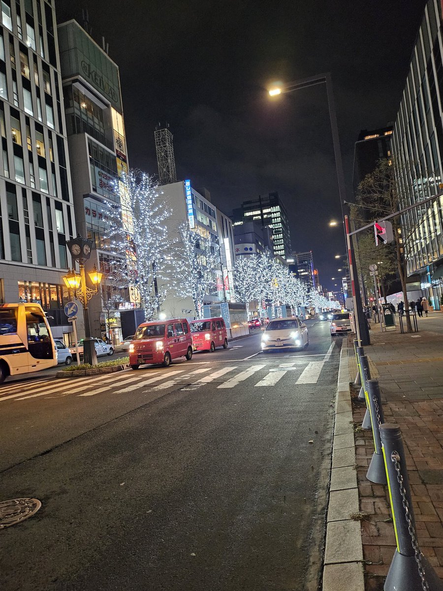 okerikanicky's tweet photo. #Headlightblue
#FunkyDiamond18
#今の札幌
https://t.co/6LNIHohQLS https://t.co/Wcrn1gCm5O