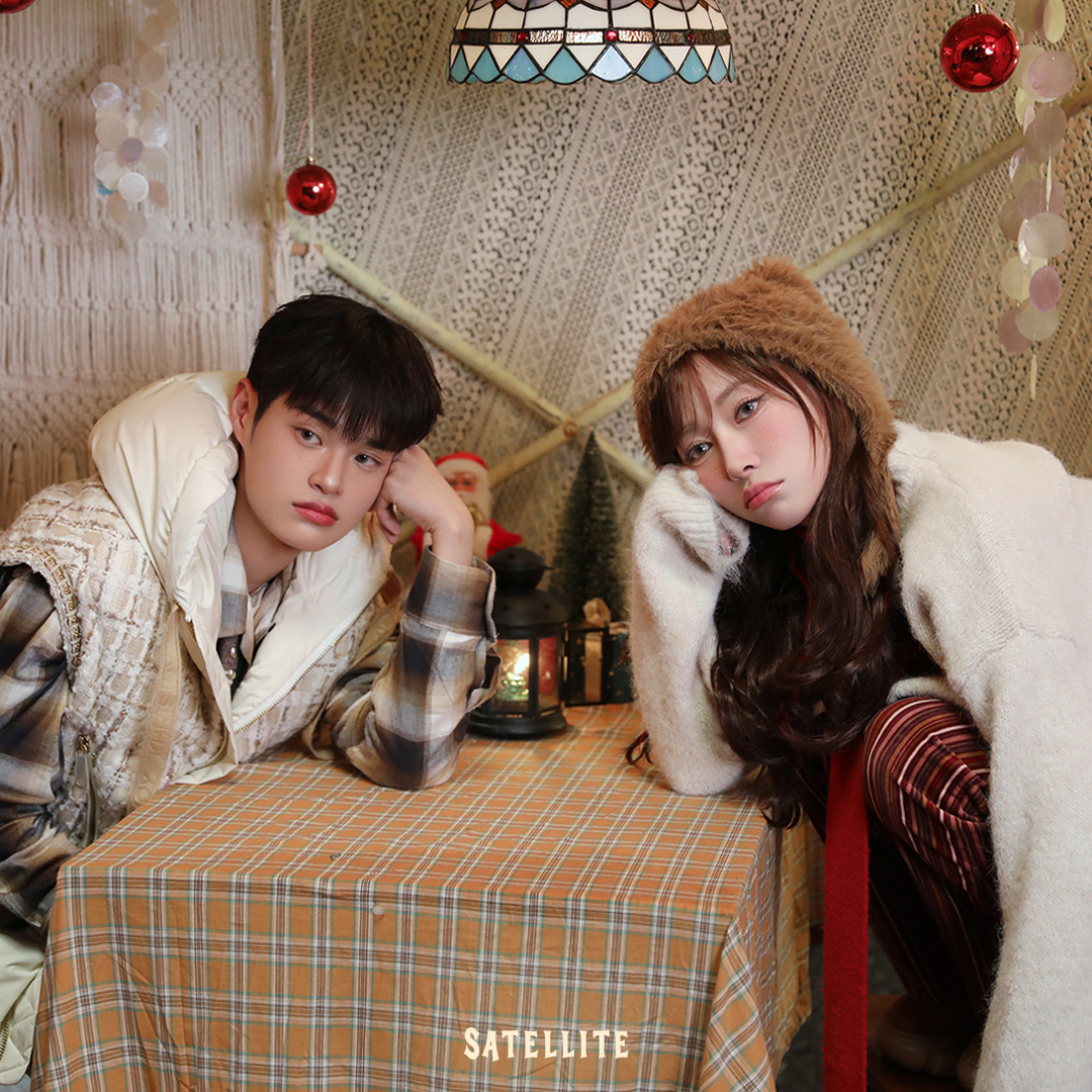 AB6IX's tweet photo. 이대휘 (LEE DAEHWI) X 그래쓰 (GRASS)
DIGITAL SINGLE 'SATELLITE'

MOOD PHOTO

2024.12.10. 6PM (KST)

#AB6IX #에이비식스
#이대휘 #LEEDAEHWI 
#그래쓰 #GRASS
#SATELLITE https://t.co/c82HNpiDRb