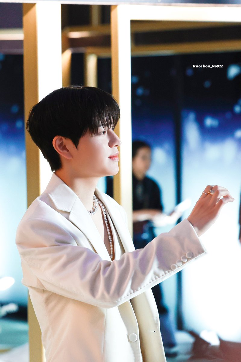 Knockon_No922's tweet photo. 241204
Chanel Winter Tale

#StrayKids  #Seungmin 
#스트레이키즈  #승민 #김승민 https://t.co/N4M7kVHJEJ