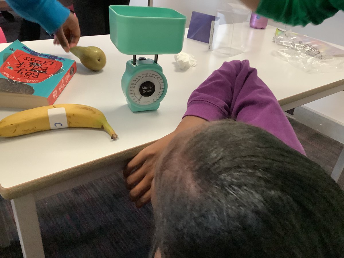 westheathprim's tweet photo. #WHPSClass13 went on a maths measurement hunt to help them understand the size of different units of measure and to help them make accurate estimates. #WHPSMaths https://t.co/6JcX2zuCu8