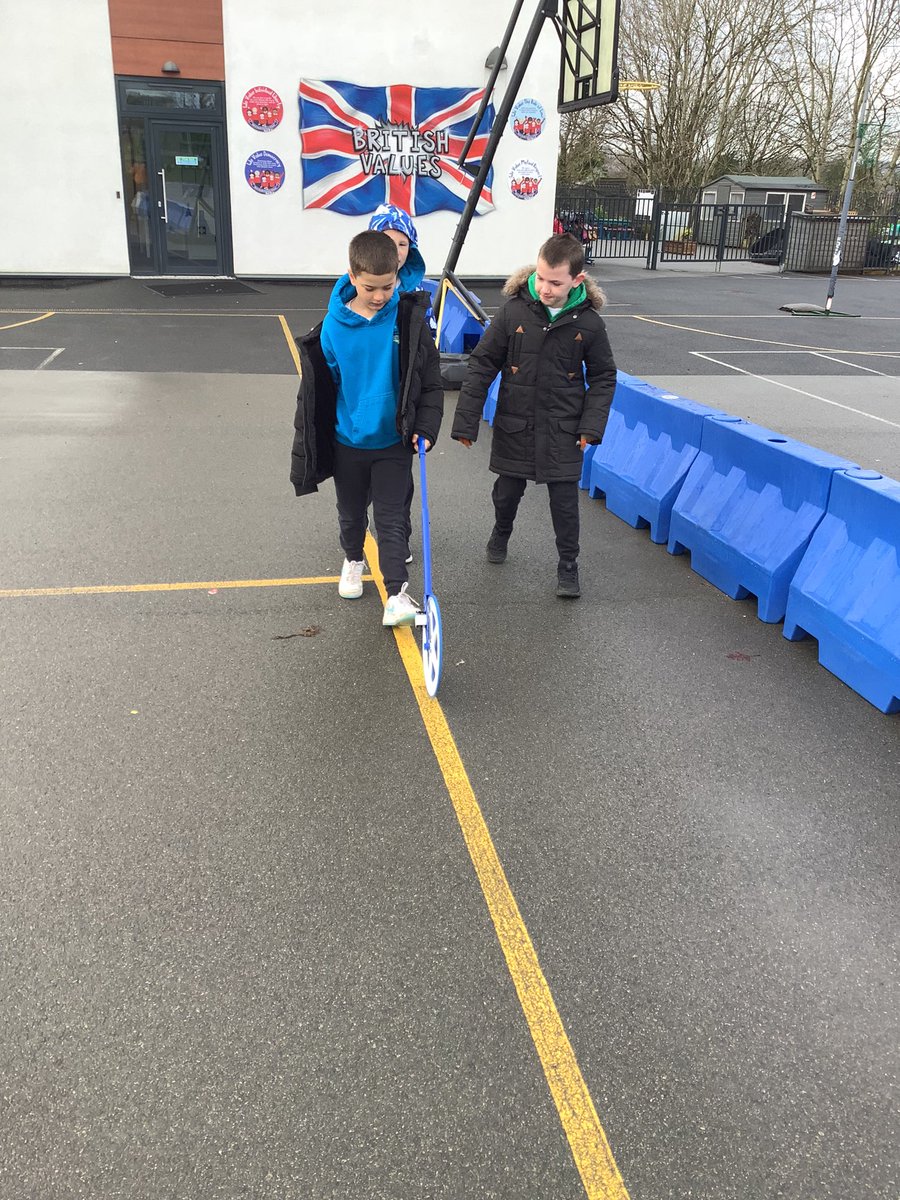 westheathprim's tweet photo. #WHPSClass13 went on a maths measurement hunt to help them understand the size of different units of measure and to help them make accurate estimates. #WHPSMaths https://t.co/6JcX2zuCu8