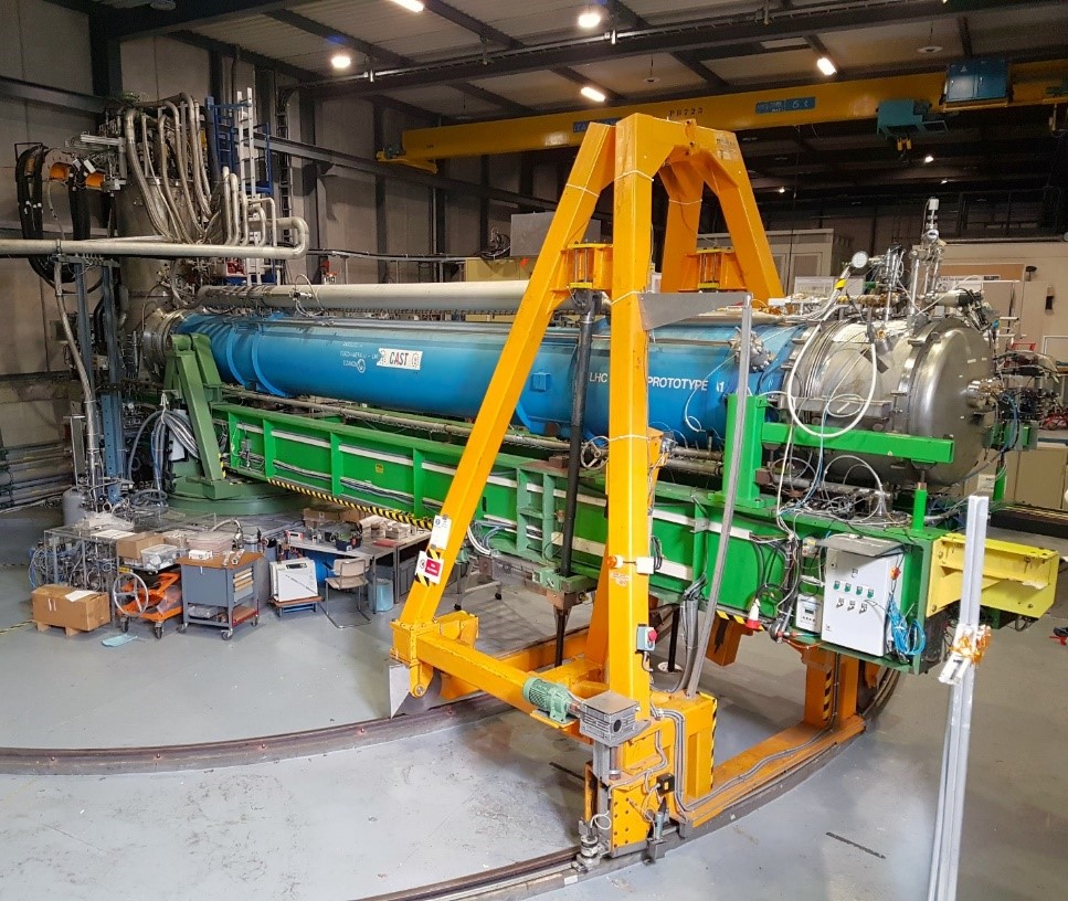 Os dejamos la explicación de la importante publicación en la revista <a href="/PhysRevLett/">Physical Review Letters</a> del <a href="/CAPAUnizar/">CAPA</a> (equipo de <a href="/IGIrastorza/">Igor G. Irastorza</a>) en colaboración con el <a href="/CERN/">CERN</a>. La búsqueda de #axiones continúa!   
Lo cuentan <a href="/Cris_Margalejo/">Cris Margalejo</a> y Jaime Ruz:
 #ÁgoraEnAR <a href="/aragonradio/">Aragón Radio</a>:
cartv.es/aragonradio/po…