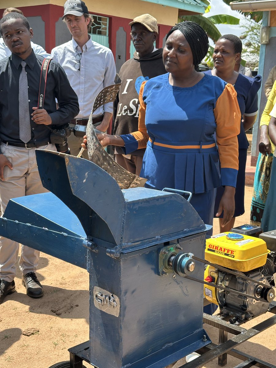 ResilienceLear2's tweet photo. From 1 bag to 15 bags of maize! Georgina Musyoka, a farmer in Makueni County, showcases the transformative impact of @USAID’s deep tillage technology. Increased yields, better income, and a brighter future for her family. @FeedTheFuture @USAIDKenya @OfficialMakueni #USAIDImpact https://t.co/nbpW2id7oX