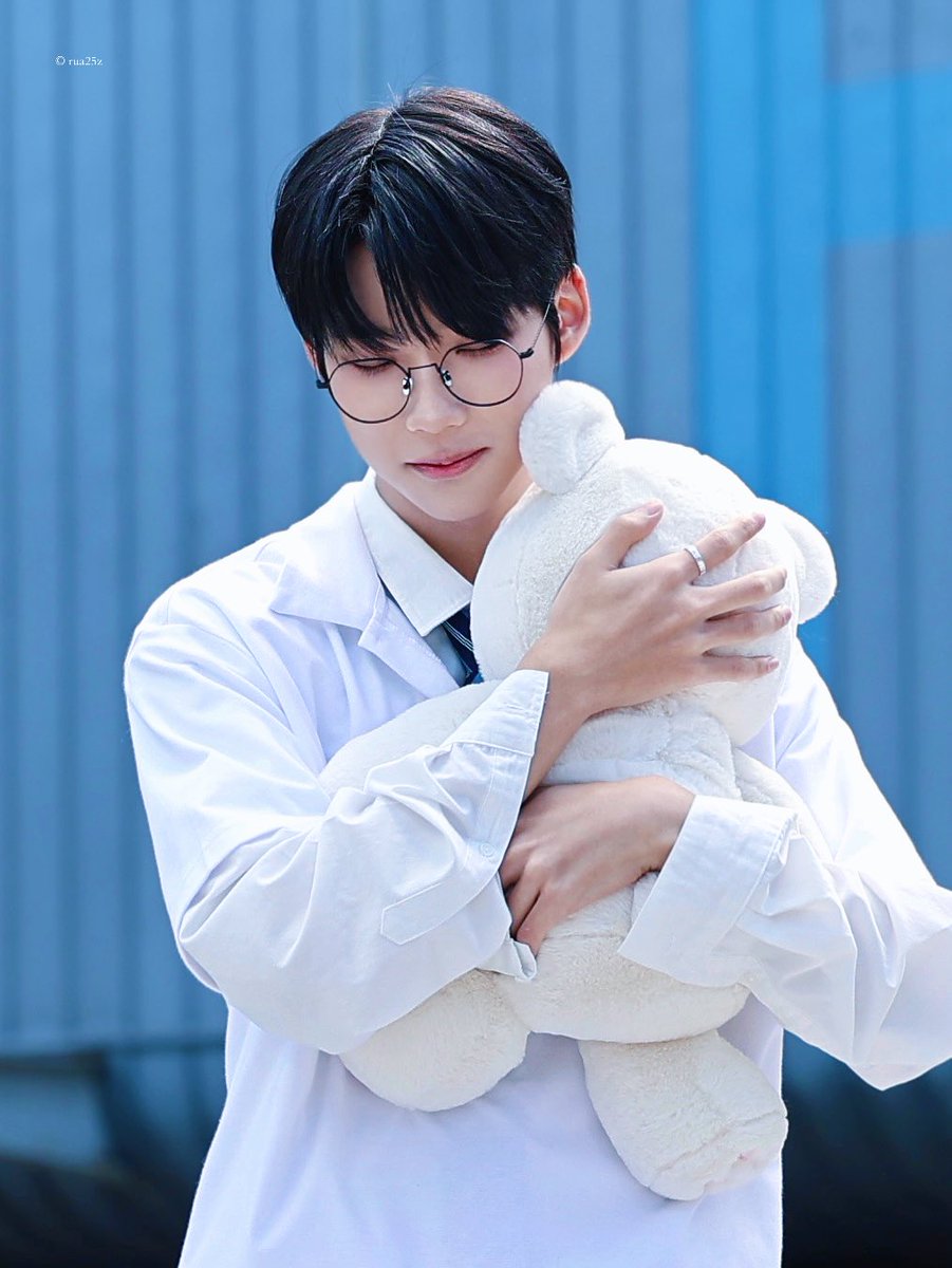 rua25z's tweet photo. 241003 엠카 미니팬미팅

🧸💗

#더윈드 #박하유찬 https://t.co/RPOJdp9f10