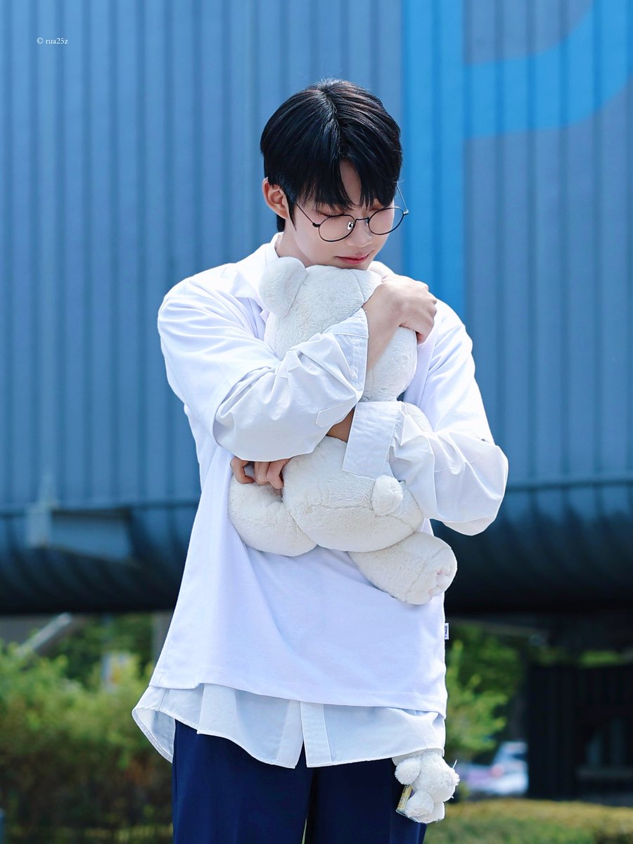 rua25z's tweet photo. 241003 엠카 미니팬미팅

🧸💗

#더윈드 #박하유찬 https://t.co/RPOJdp9f10