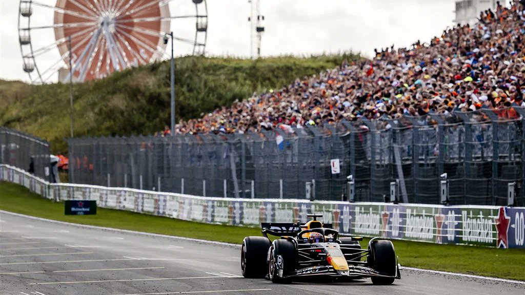 De #dutchgrandprix stopt: #formule1 verdwijnt na 2026 uit Zandvoort

Willen jullie dat #maxverstappen blijft racen in #HupNederland? Druk dan op de like of RT knop. #HupAssen

nos.nl/artikel/254699…