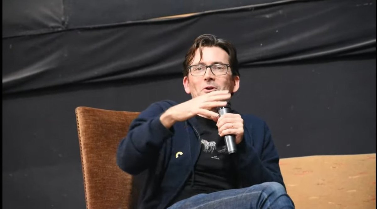 Lara102DT's tweet image. These pictures of David looking at me and answering my questions are destroying me😭😭