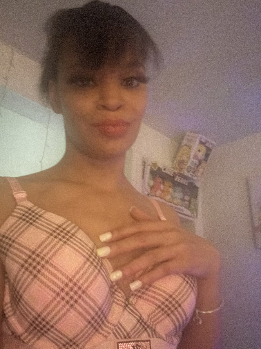 prada318's tweet photo. Put me on a shelf like a naughty elf 🥰🤑🫶🏽🏆 https://t.co/xS8kNlzYpg