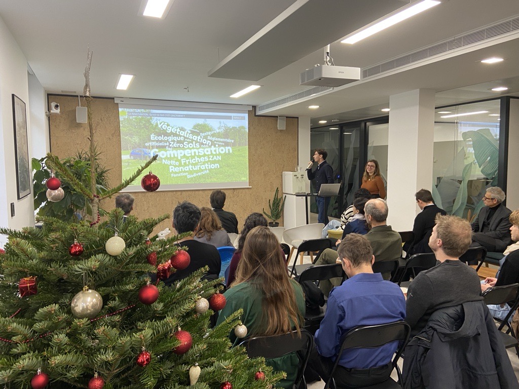 🚨 En direct du petit-déjeuner sur la Renaturation des zones commerciales : Défis et solutions au regard de la loi climat et résilience🌱

🤝Merci à nos experts Juliette Helme Maxime Dupont et Martin Sénéchal

👉 Le replay sera disponible prochainement sur notre site internet