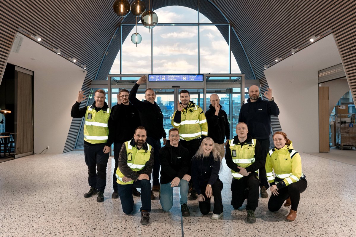 YITSuomi's tweet photo. Seinäjoen uusi asemarakennus liiketiloineen on avattu tänään! 🥳 Vaativa ja monitahoinen hanke luovutettiin upeasti nollavirheluovutuksena.👏
Tutustu tarkemmin Veturikortteliin: https://t.co/vuCpVYnJ0G
#toimitilat #asuminen #Seinäjoki #kaupunkikehitys #YITKoti https://t.co/VW2NzrdobF