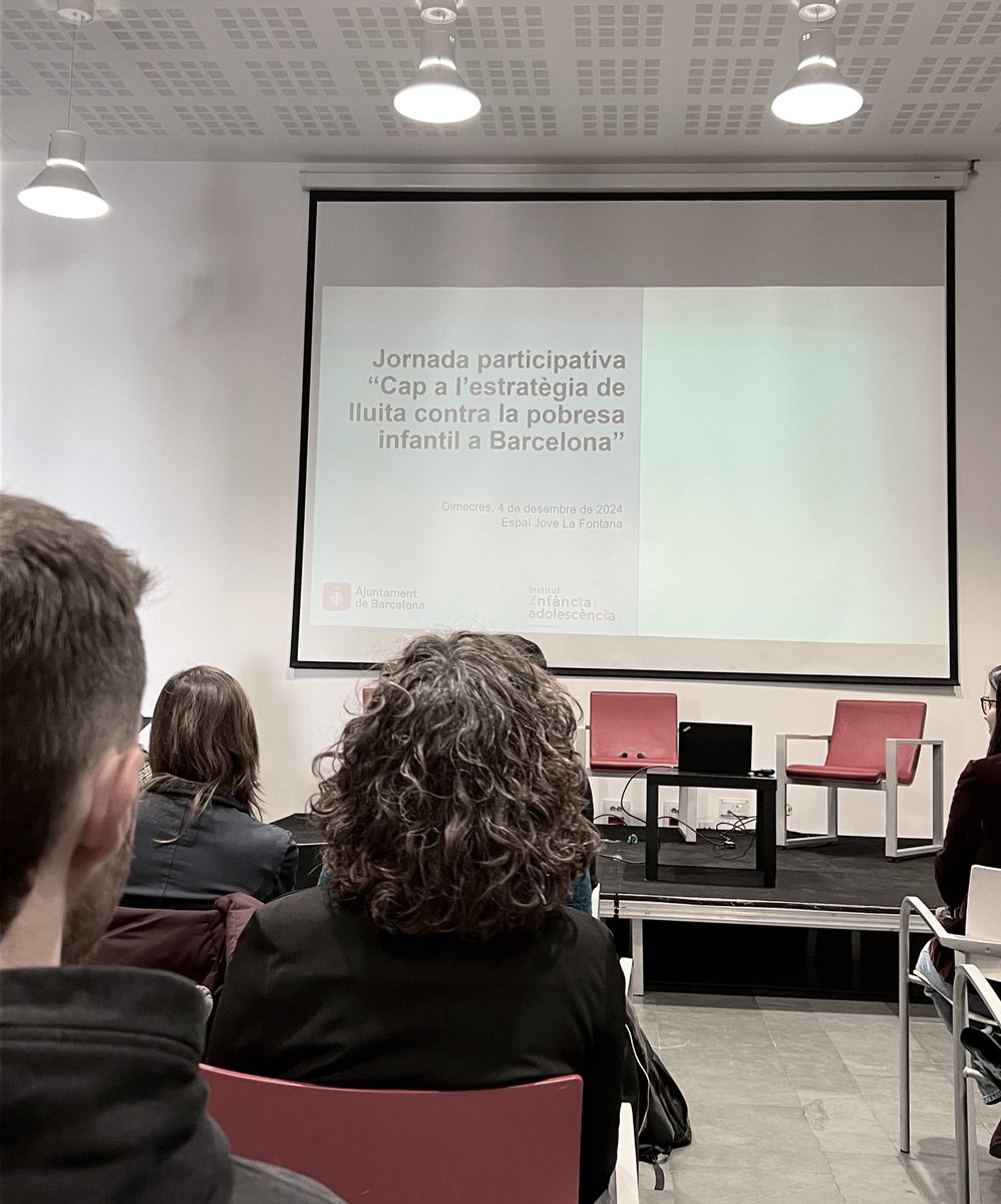 PiaDomenech's tweet photo. Avui a la Jornada participativa “Cap a l’estratègia de lluita contra la pobresa infantil a Barcelona”. 

“La pobresa infantil té un impacte directe en la vida dels infants; els ciutadans del present i subjectes de Dret”. https://t.co/I1bopmJ1Qq