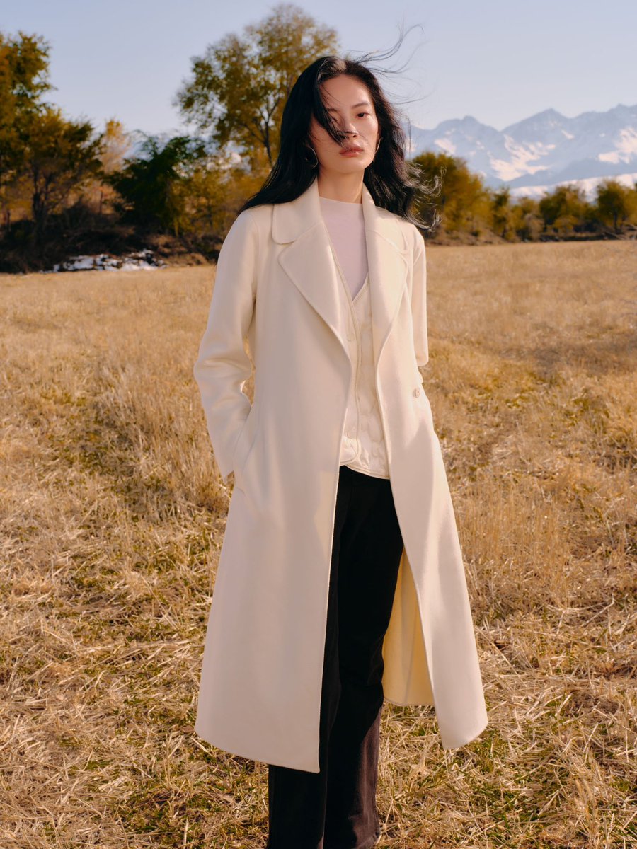 juzui_official's tweet photo. 𝐉𝐔𝐙𝐔𝐈 2024 Winter Collection
In an ethereal place, start a free winter journey.
Absorb the softness of baby cashmere, create pure warmth with ingenuity.
#JUZUI #fashion #winterfashion https://t.co/m9Q9PrTqHn