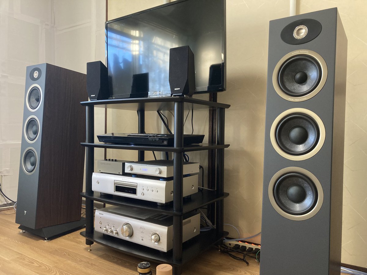 nomuramusen's tweet photo. 納品にお伺いしました🚙💨
今日はFOCAL🇫🇷のフロアスタンド型スピーカー「THEVA No.2」とデノン🇯🇵のプリメインアンプ「PMA-600NE」、SoundMagicのラックの納品にお伺いしました
FOCALらしく明るく軽快なサウンドは聴いていて楽しくなってきます😆
#ノムラ無線 #大須 #focal #denon #soundmagic https://t.co/7rv4gbkg5W