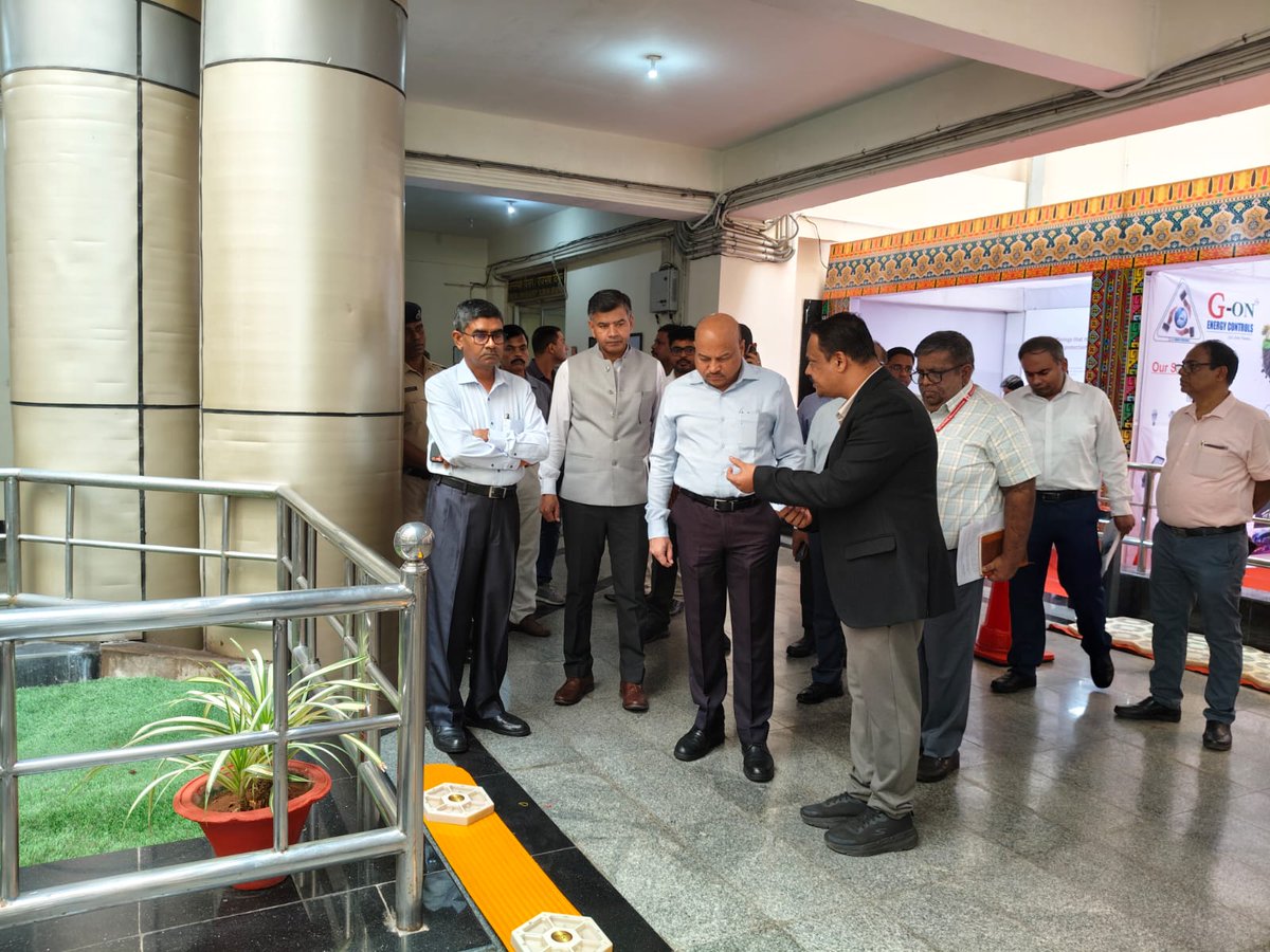 carbonout_2020's tweet photo. Today, we had the privilege of visiting the General Manager of East Coast Railway (ECoR) and convening the 2nd Maintenance Study Group Meeting (MSGM) at Rail Sadan, Bhubaneswar. https://t.co/lygUOWMQeO