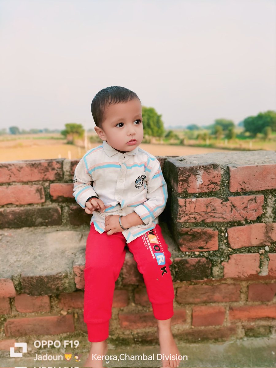 BhindJadoun's tweet photo. #chhote #jadoun #sahav ❤️🙌✌️💥
#jadoun #farm #house ❤️🌾✌️✨
#Village #sayna 🌾❤️
@sirbhadoria https://t.co/3nnIvDehJG