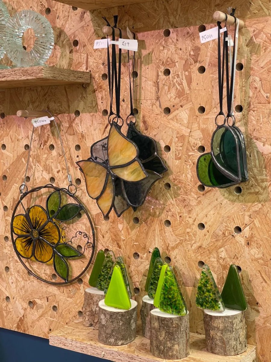 komplex06's tweet image. Art enables us to find ourselves and lose ourselves at the same time🎨💐
– Thomas Merton-