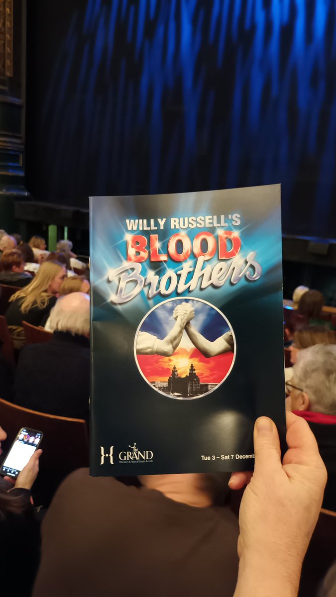 jameswattuk's tweet photo. A standing ovation for @BloodBrothers @GrandTheatreLS1 still a fabulous show https://t.co/7FO8Cf1OL7