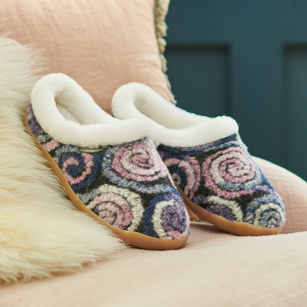 Cosyfeet's tweet photo. Our pure wool footwear is fantastic for sensitive feet. Inspired by Scandinavian simplicity, they’re the perfect choice all year-round.
Discover Purewool™ today: https://t.co/OLHEmpNSSM https://t.co/Fd4pOkh2EG