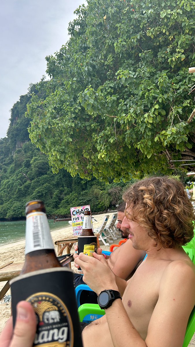 hen bawkins tweet media