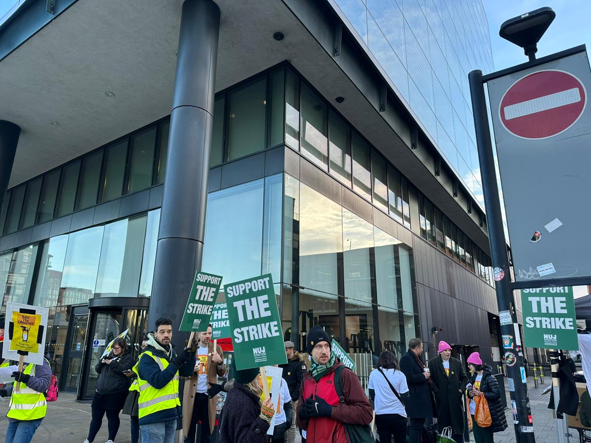 pressgazette's tweet image. This is the current scene outside the Guardian/Observer offices in London as staff strike over the Observer sale