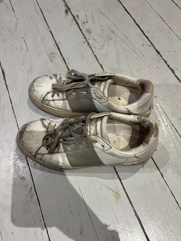 RipianH55535's tweet photo. Lina, a student from france is 20y.o. and has some super trashed Valentino sneakers. She love to wer them often barefeet. They smell really strong. #wellwornshoes #trashedshoes #stinkyshoes #soles https://t.co/ZOcDuwrIaf