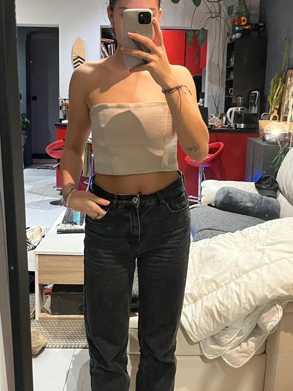 RipianH55535's tweet photo. Lina, a student from france is 20y.o. and has some super trashed Valentino sneakers. She love to wer them often barefeet. They smell really strong. #wellwornshoes #trashedshoes #stinkyshoes #soles https://t.co/ZOcDuwrIaf