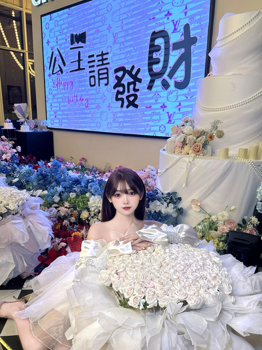 SoladayoLA's tweet photo. 不回消息是公主的通病

#crossdresser 
#ladyboy 
#伪娘 #男の娘 https://t.co/aZEwPDEk1T