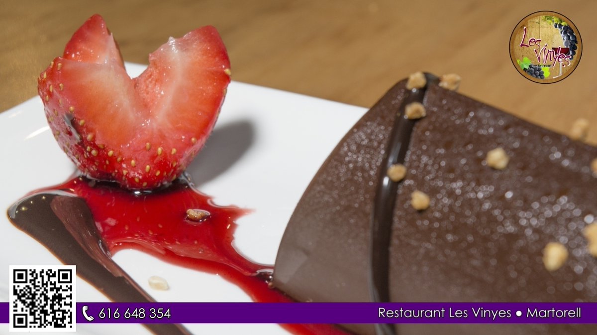 ¿Quieres probarlo? Tronquito de chocolate con corazón de avellana. 

👉 Reservas &amp; Comida para Llevar 📋 cartaqr.lesvinyesrestaurant.com 📲 616 648 354 ● ☎ 93 775 58 45

#LesVinyes #Restaurant #Martorell #Comer #Cenar #Gastronomia