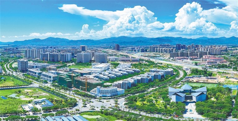 HainanToday's tweet photo. A reduced 15% #corporate #income #tax rate is available to enterprises registered in the Hainan FTP and conducting substantive business operations in encouraged industries.
More:https://t.co/nq4TxVzpRf
#HainanFTPPolicy #Lanting #PresentingHainanFTP https://t.co/OImIF51u7i