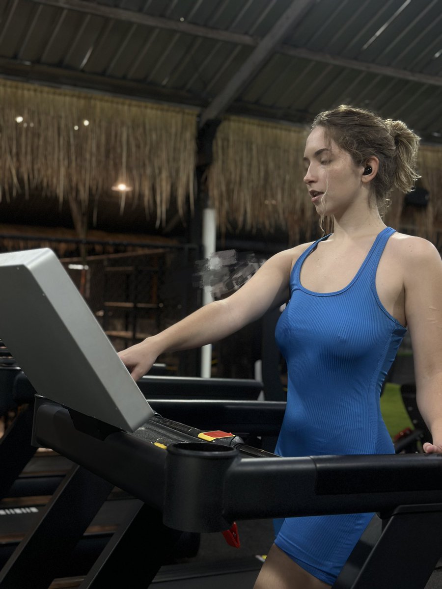 Sarahbestlover's tweet photo. I love staying active, eating healthy, and keeping my body in its best shape for you (and for me too 😉). A strong, confident me means even more energy for our time together. 💋

What’s your favorite way to stay fit? Let’s inspire each other! ❤️ https://t.co/RMtLpRt7IT
