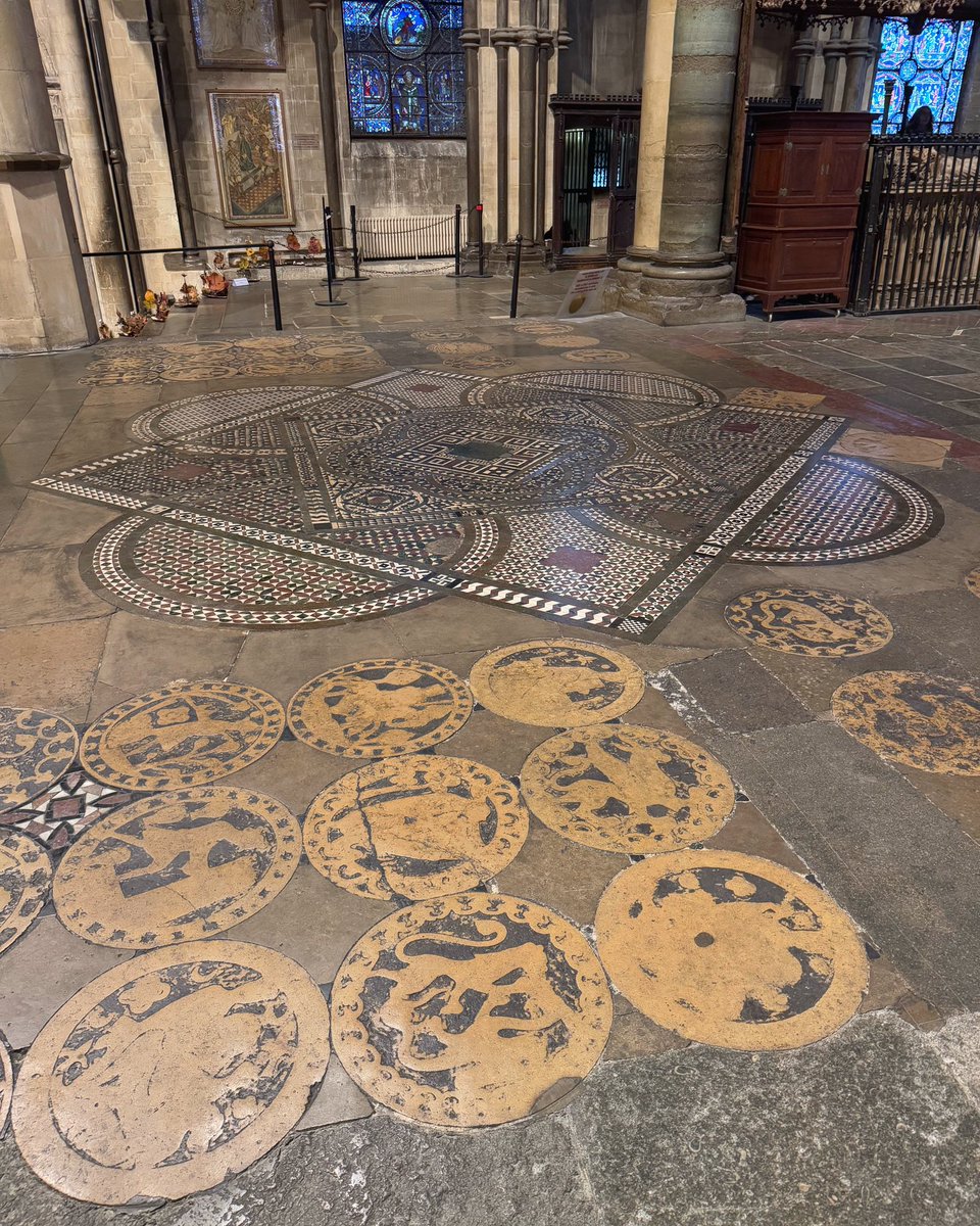 MementoRoma's tweet photo. Apparently we were very lucky to see this pavement at Canterbury Cathedral, with the Cosmati mosaic and roundels showing the signs of the zodiac and labours of the months - we were told that it’s usually kept covered https://t.co/BX6rYLWkXD